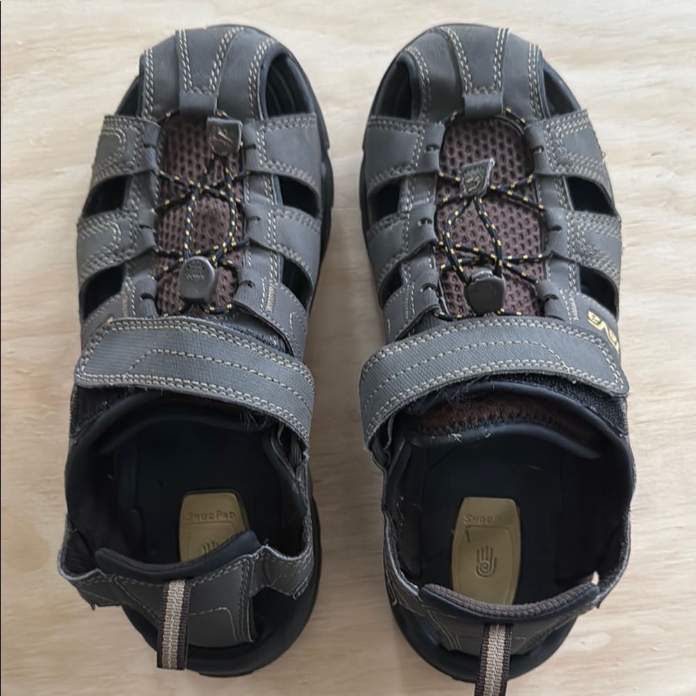 Teva men’s Forebay sandals USA size 7 EU 39.5 UK 6